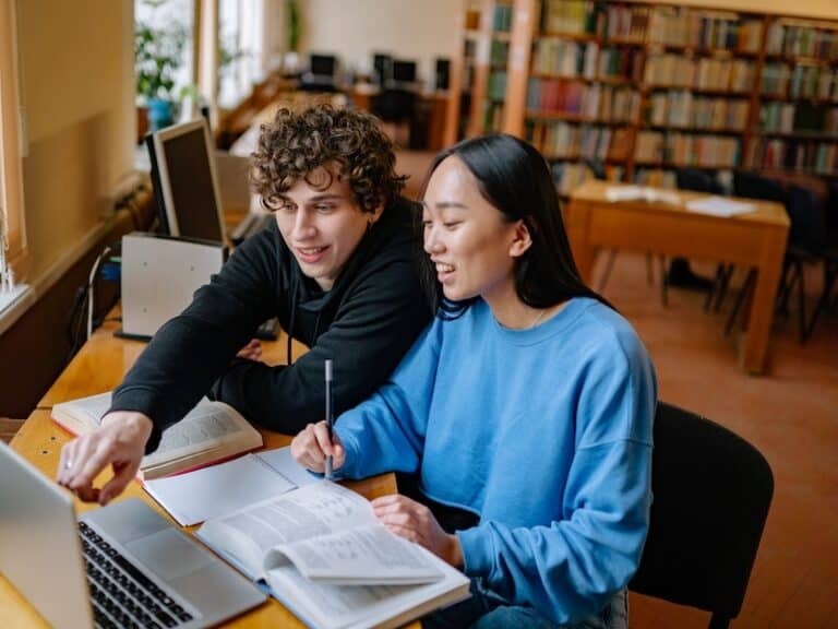 Rekomendasi Beasiswa Kuliah di Eropa dengan Syarat Mudah, Manfaat Membaca Berita Bagi Pelajar, Jasa Joki Tugas Kuliah Cepat Selesai, Cara Menggunakan Verb Bahasa Inggris