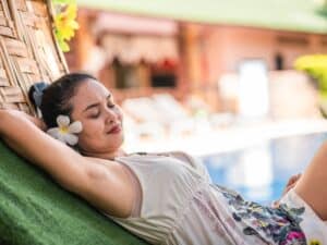 Cara Waxing Bulu Ketiak Sendiri di Rumah