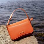 Mitos vs Fakta tentang Tas Branded: Investasi atau Sekadar Gaya?