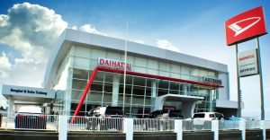 Showroom Astra Daihatsu Tangerang tampak dari depan di kawasan Karawaci
